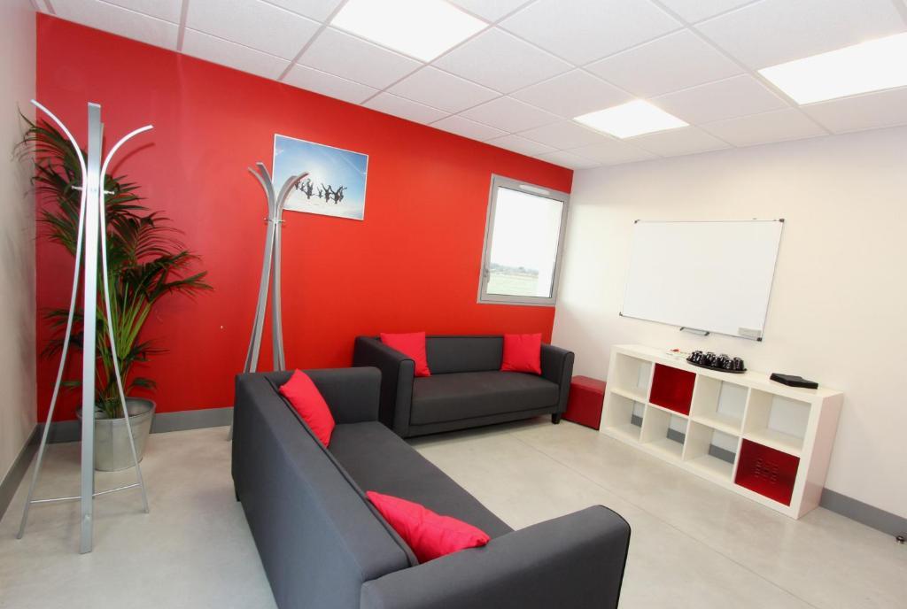 Auberge Flyzone Lezignan-Corbieres Ngoại thất bức ảnh