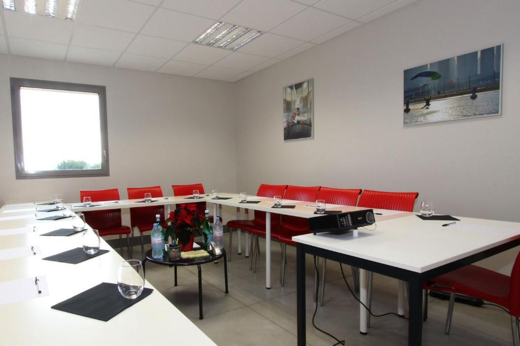 Auberge Flyzone Lezignan-Corbieres Ngoại thất bức ảnh